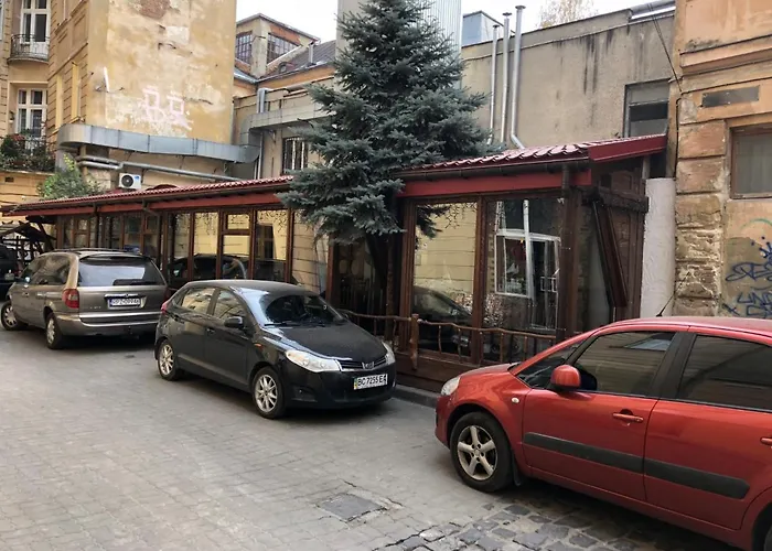 On Mikhalcuk 아파트