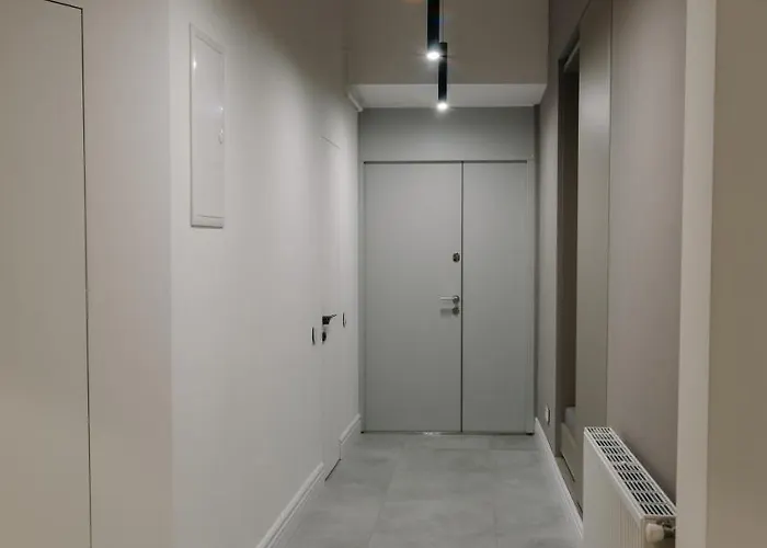 On Mikhalcuk 아파트 *